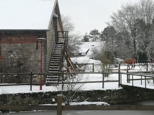 モブージュ L'Ecrin Du Val De Sambre Bed & Breakfast エクステリア 写真